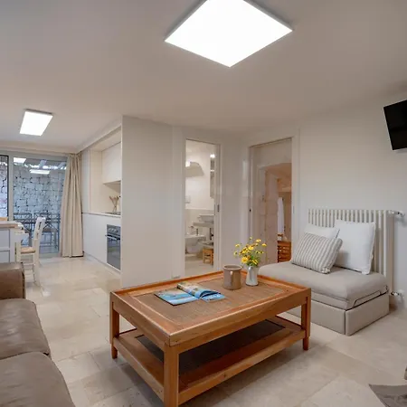 Willa Trulli Casalina