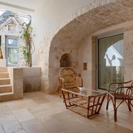 Trulli Casalina Cisternino