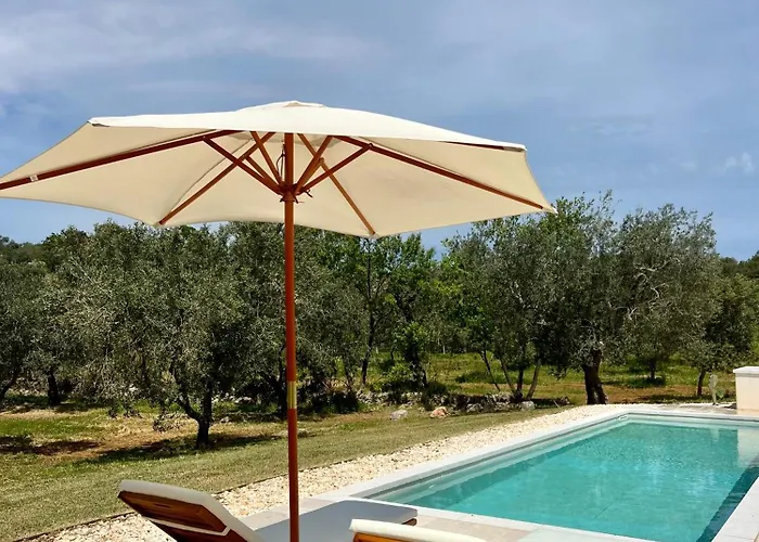 Trulli Casalina Villa *